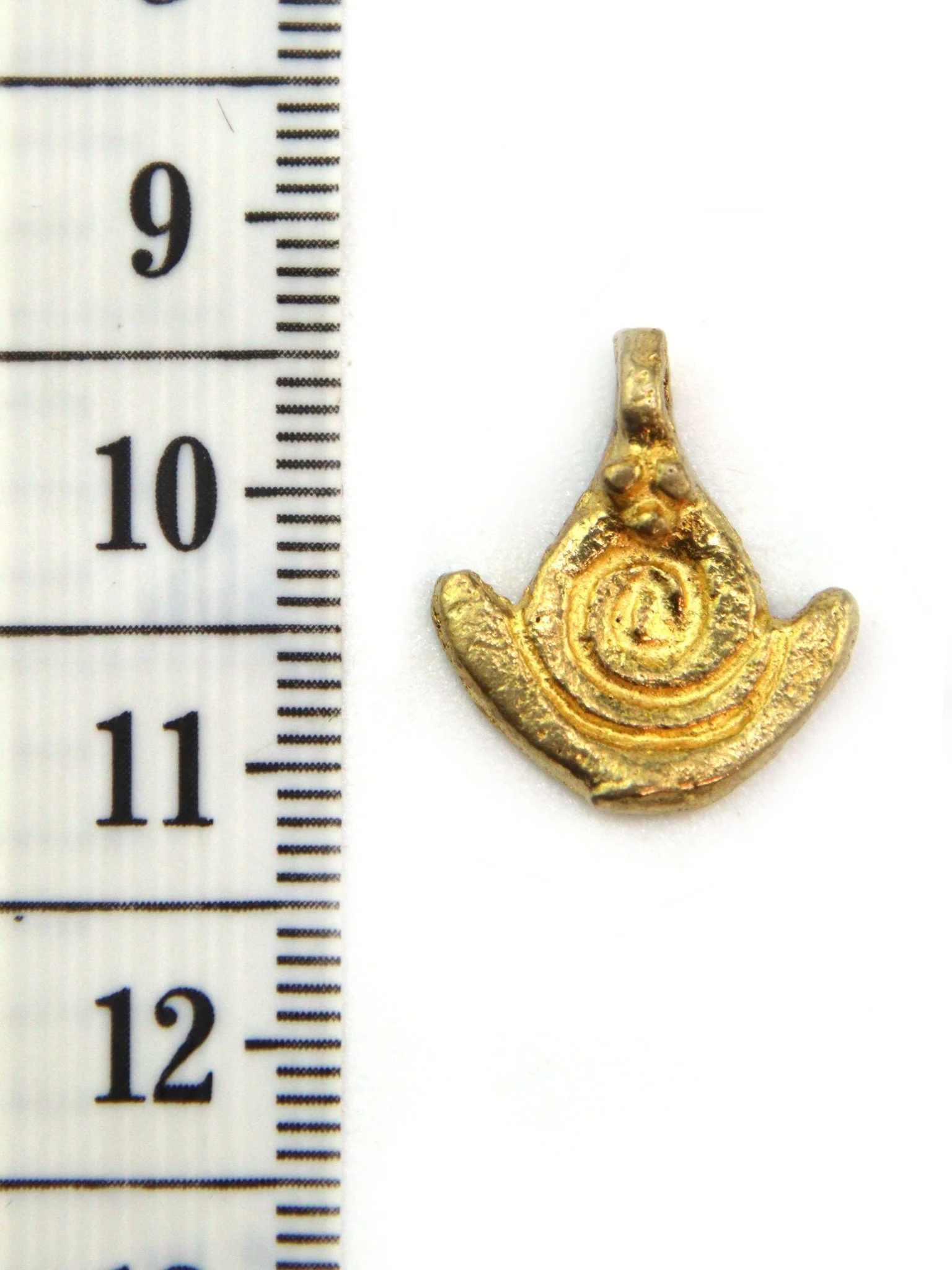 Charm bouclier spirale indien laiton 17 mm - Image 2