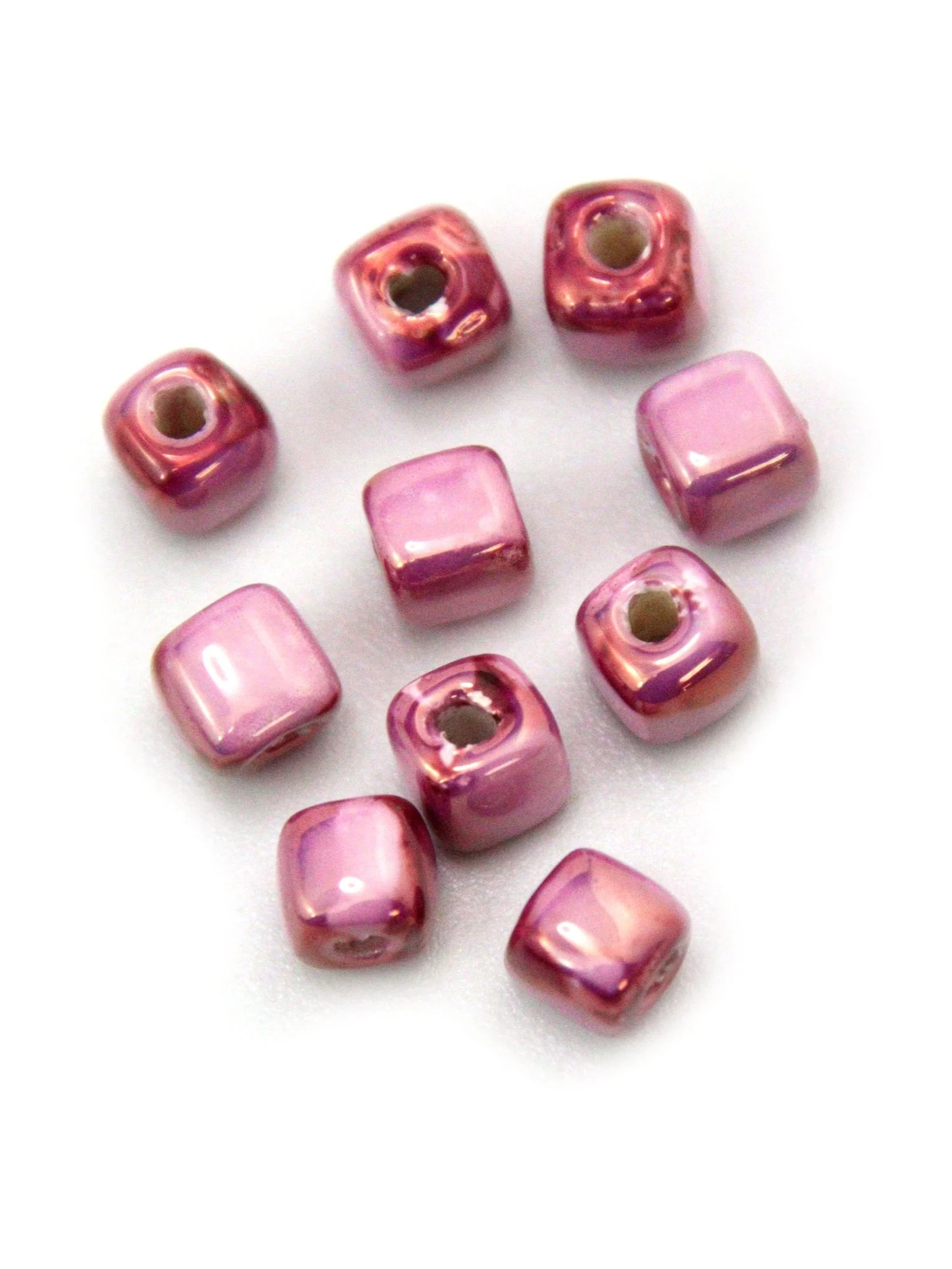 Perles cube céramique émaillée - Fuchsia