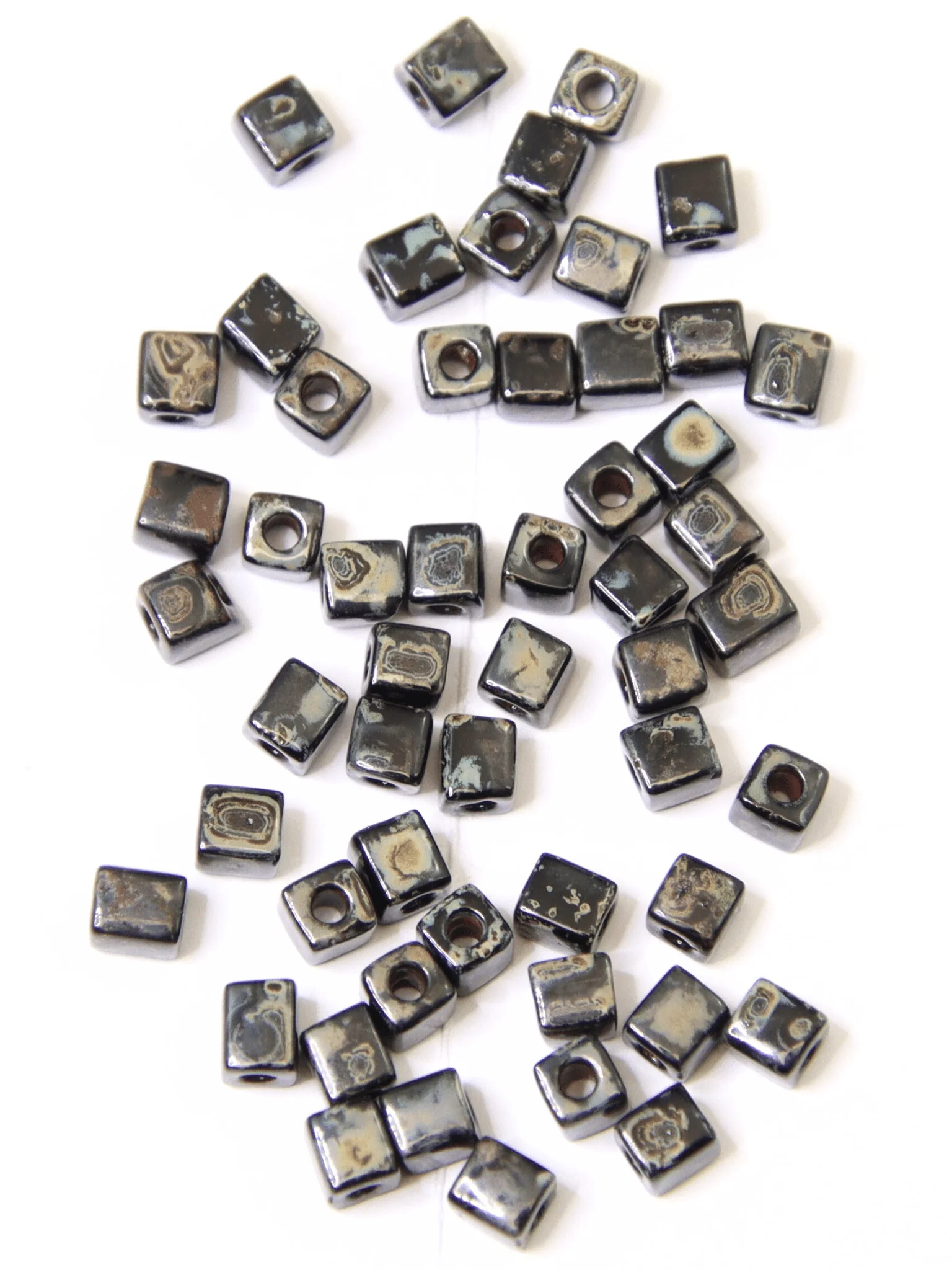 Perles miyuki 4mm - Noir moucheté